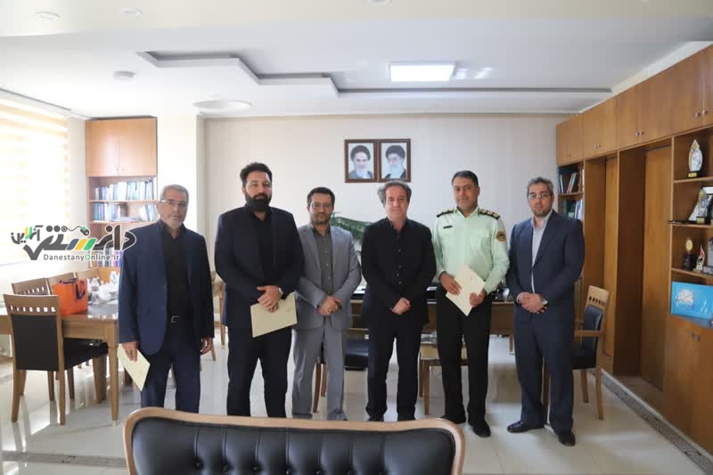 تجلیل از فرمانده یگان حفاظت و همکاران جانباز در اداره کل راه و شهرسازی استان البرز