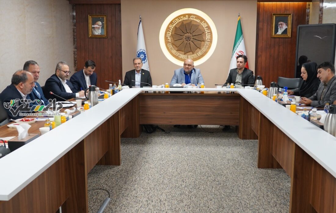 رئیس کمیسیون بازرگانی، حمل و نقل و گمرک اتاق البرز: تداوم بخشنامهها و محدودیتهای بانکی و گمرکی صادرات را زمینگیر میکند