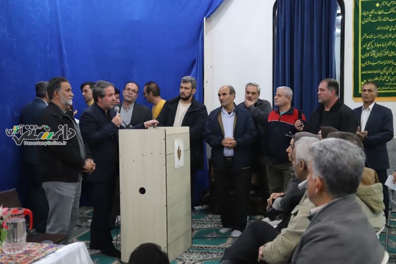 برپایی میز خدمت ادارهکل راه و شهرسازی استان البرز در شهرک پیام ماهدشت
