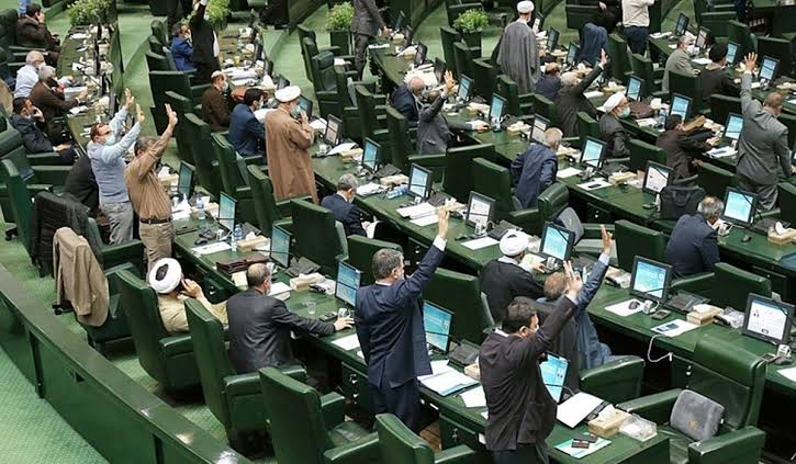 دلیل کنار گذاشتن دو نماینده مخالف مذاکره چه بود؟