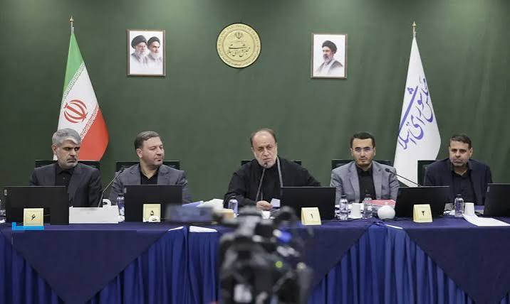 غیاب دستهجمعی ۵۰ نماینده در جلسه مجازی مجلس