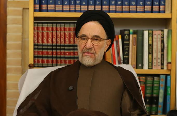 تحلیل خاتمی از آینده کشور؛ صلح یا بحران؟