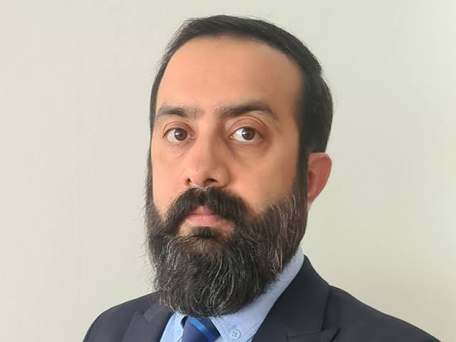 شناور شدن زبان و رابطه آن با قدرت